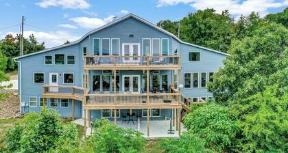 Mountain Mansion with Epic Views! Hot Tub! Private Road!