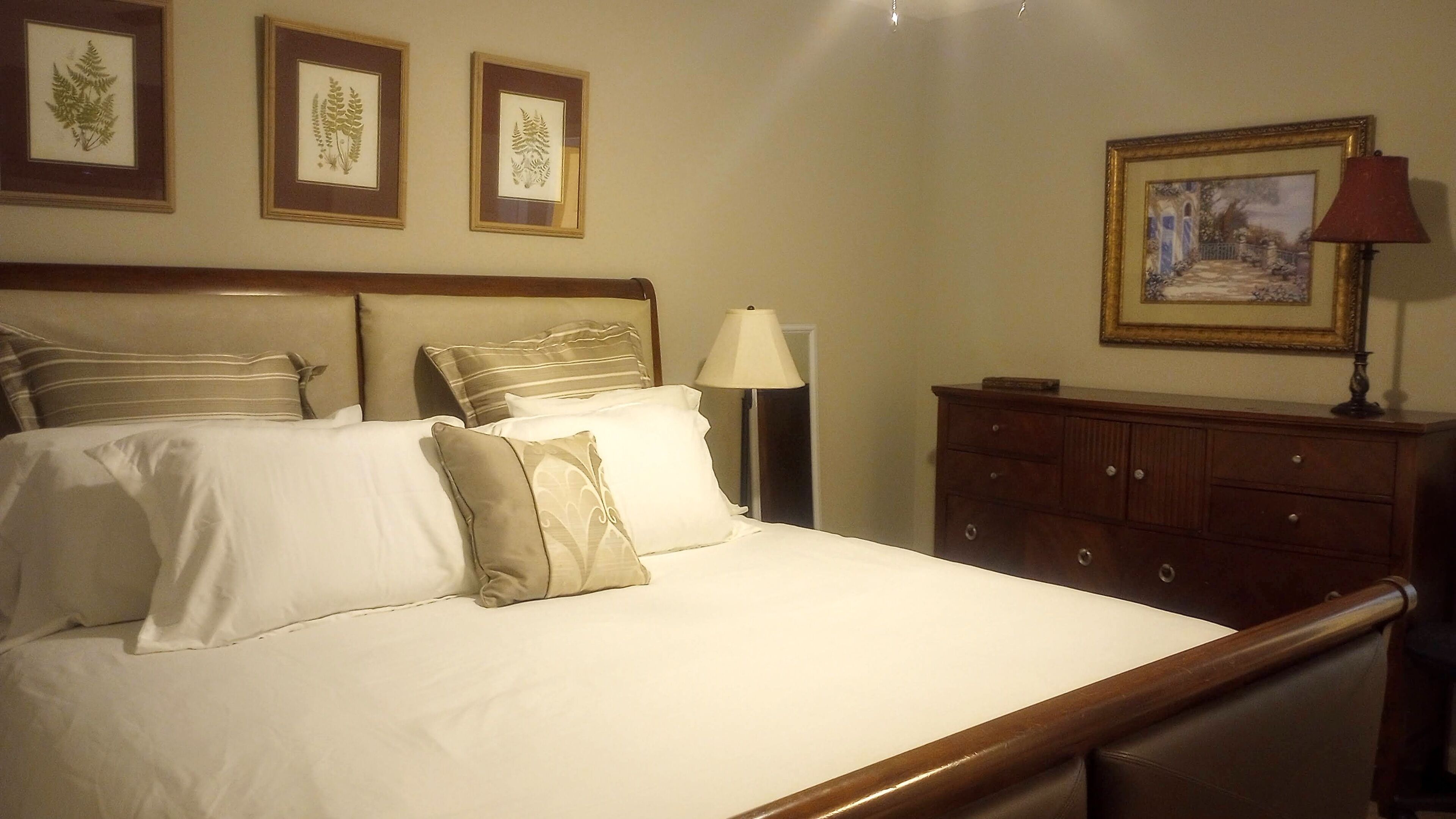 3 bedrooms, desk, iron/ironing board, free WiFi