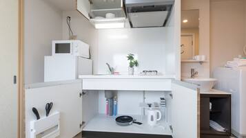 Fridge, microwave, stovetop, electric kettle