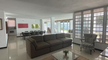 Family House | Living area | Flat-screen TV