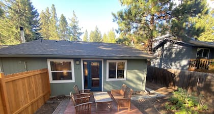 West side dog-friendly cozy studio w/ private yard