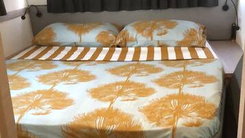 6 chambres, draps fournis