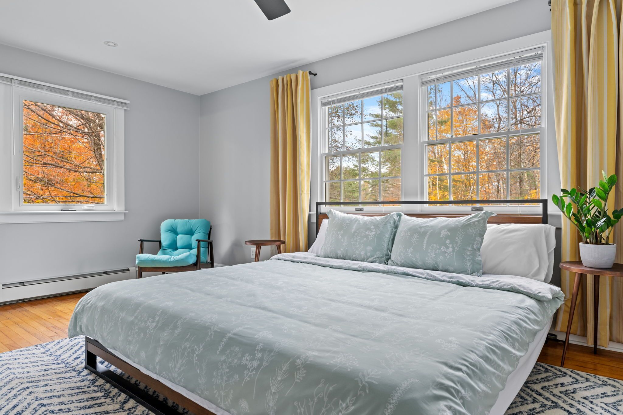 Snowy Splendor: Renovated 4BR Gem, Close to Killington Slopes, 3 Baths!