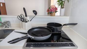 Fridge, microwave, stovetop, electric kettle