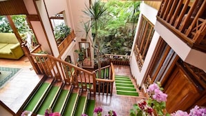 Interior - Cedar Inn (Darjeeling)