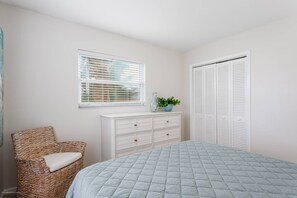 3 bedrooms, desk, iron/ironing board, free WiFi