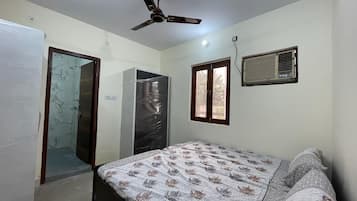 Deluxe Double Room | Desk, soundproofing, free WiFi