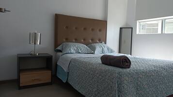 4 sovrum, strykjÀrn/strykbrÀda, gratis wi-fi och sÀngklÀder