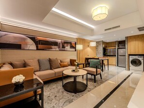 Living area - Samala Suites Bangkok Sukhumvit (Bangkok)