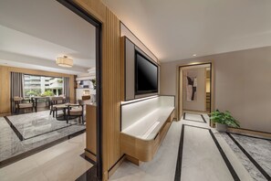 Grand Family Connecting Suite | 1 bedroom, in-room safe, desk, iron/ironing board (on request) - Samala Suites Bangkok Sukhumvit 19 by Kingston Hotels (Bangkok)