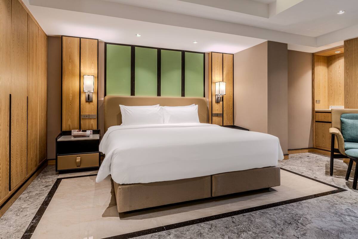 Habitación Premier, 1 habitación, en esquina | 1 habitación, caja de seguridad en la habitación y escritorio