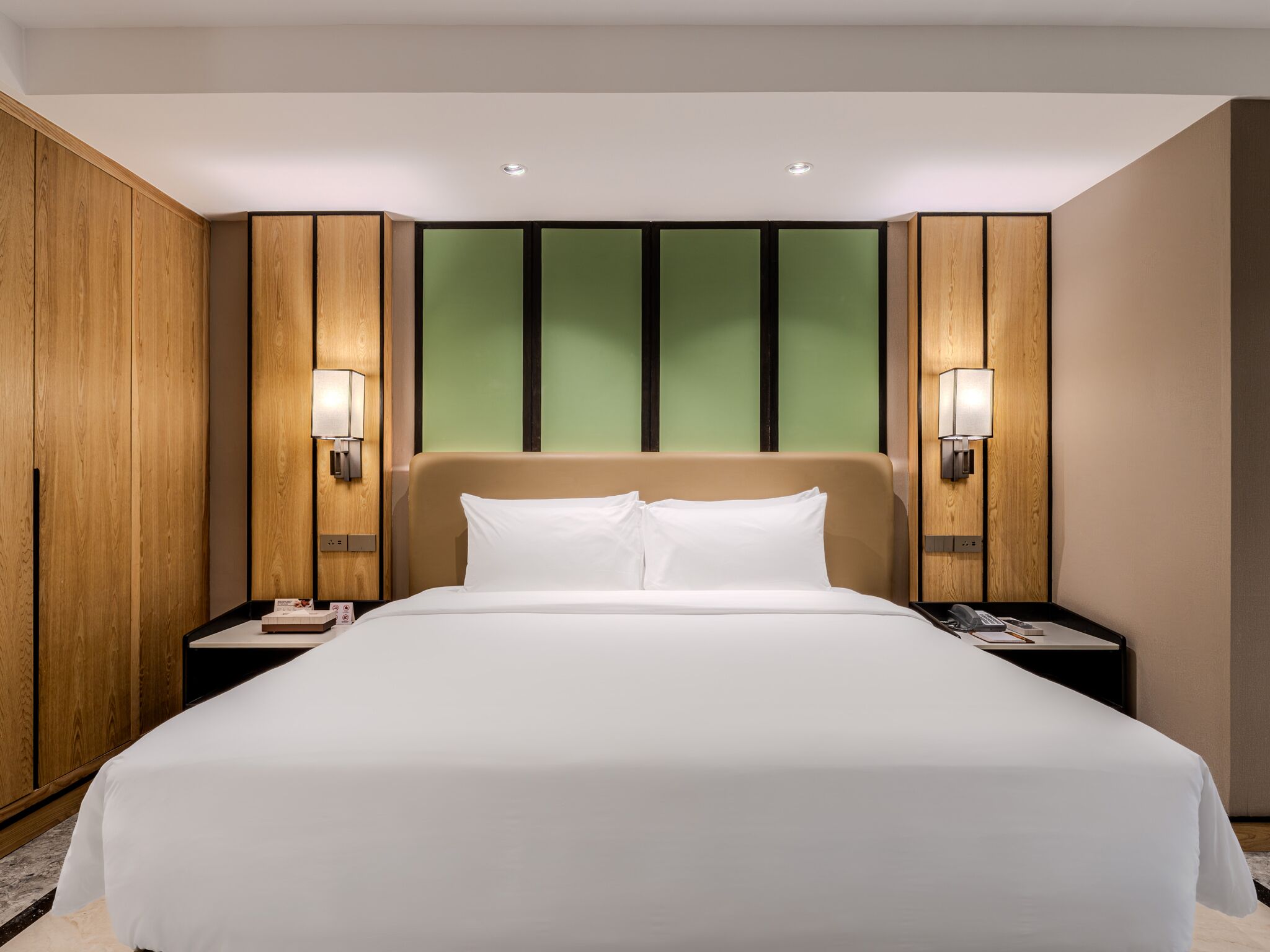 Premier Room, 1 Bedroom, Corner | 1 bedroom, in-room safe, desk, iron/ironing board