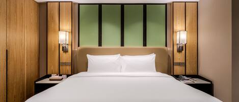 Premier Room, 1 Bedroom, Corner | 1 bedroom, in-room safe, desk, iron/ironing board