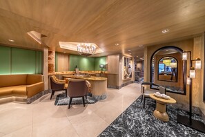 Lobby sitting area - Samala Suites Bangkok Sukhumvit 19 by Kingston Hotels (Bangkok)
