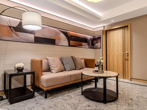 Executive Room, 1 Bedroom | 1 bedroom, in-room safe, desk, iron/ironing board