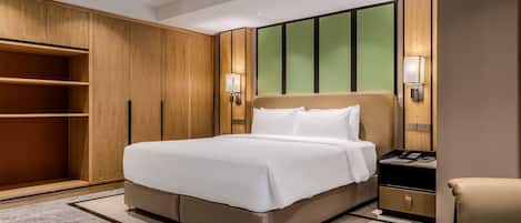 One Bedroom Premier Suite | 1 bedroom, in-room safe, desk, iron/ironing board (on request)