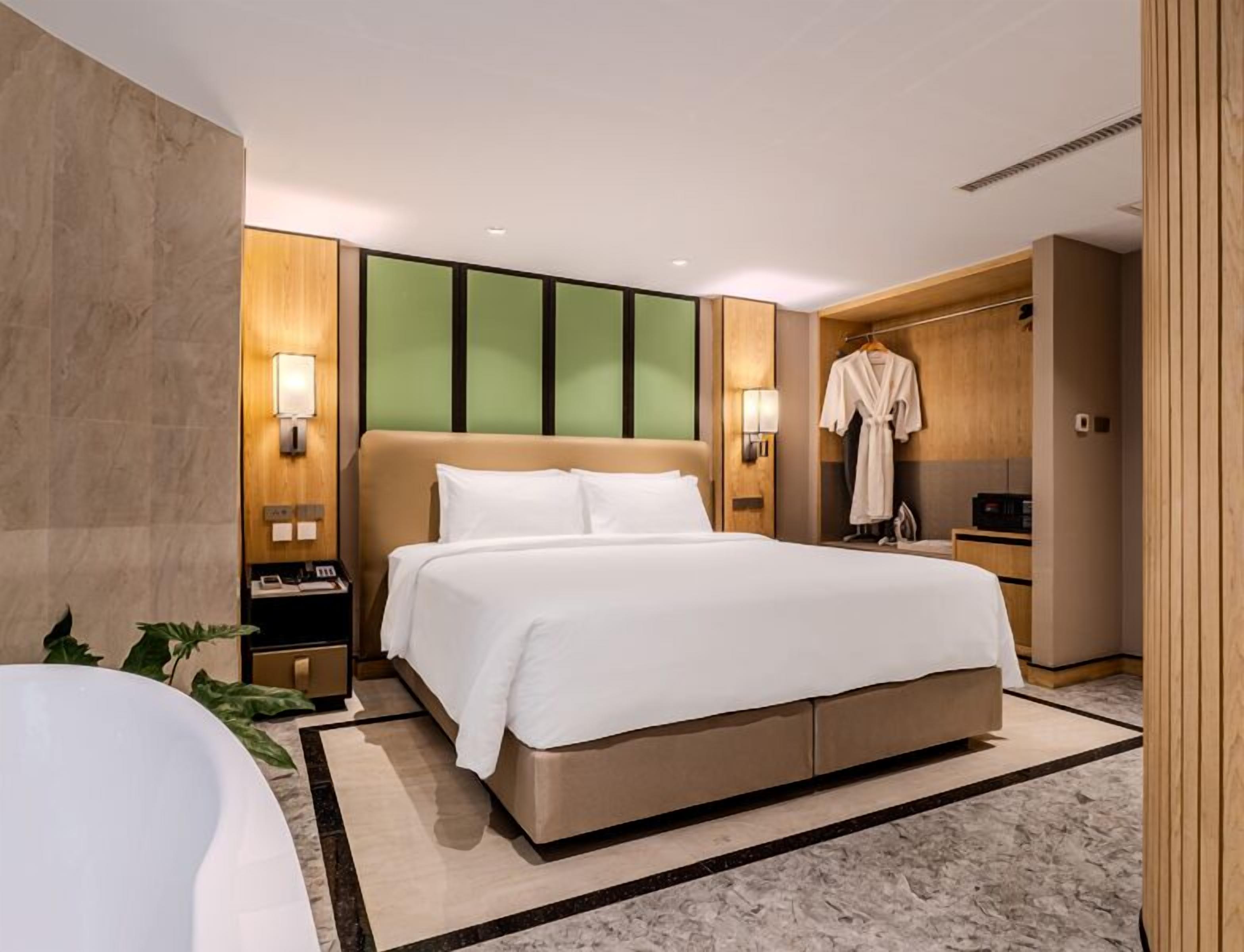 Family Room, 2 Bedrooms