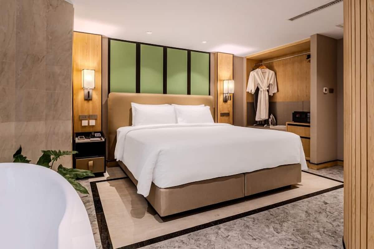 Habitación familiar, 2 habitaciones | 1 habitación, caja de seguridad en la habitación y escritorio