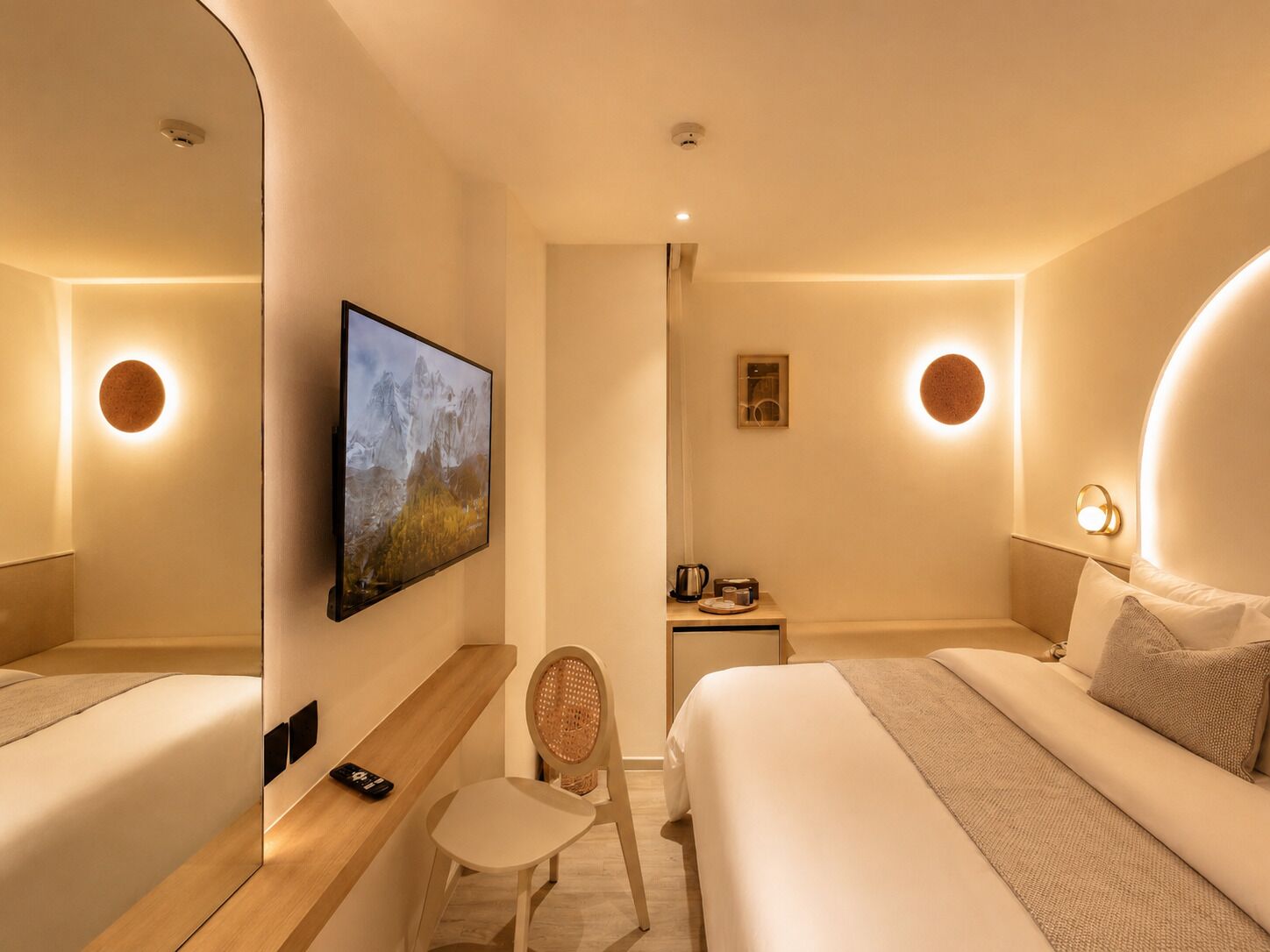 In-room safe, desk, soundproofing, free WiFi