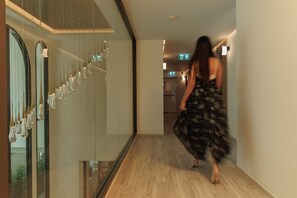 TV connectée de 43 pouces avec chaînes par câble