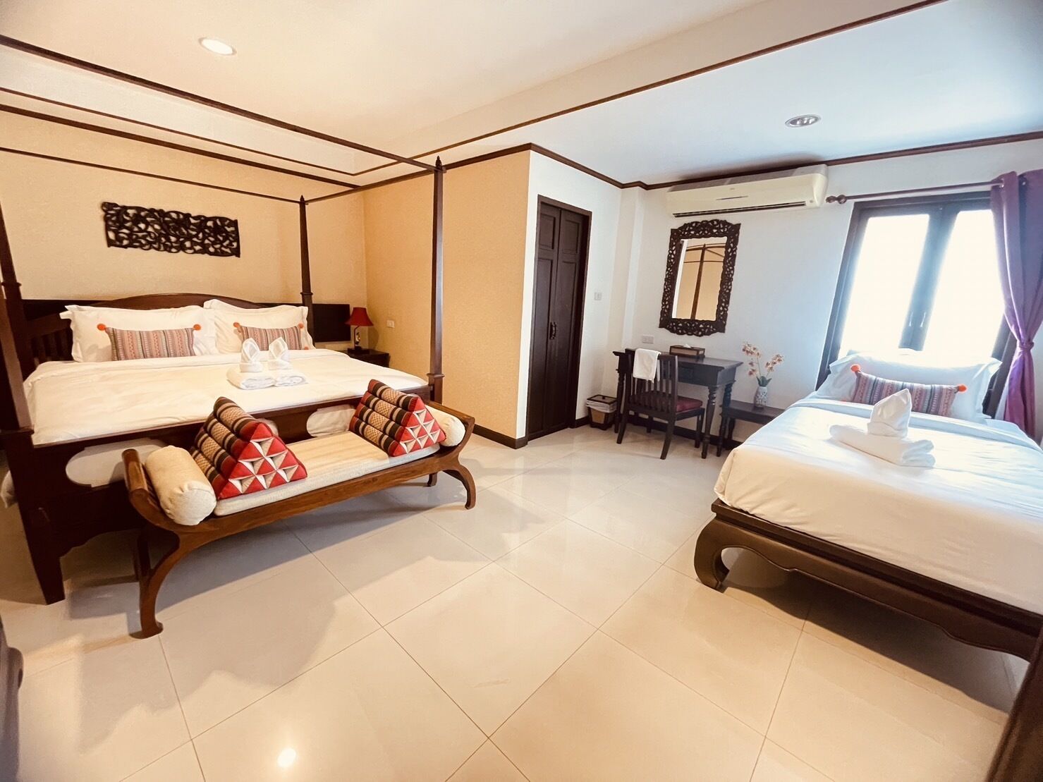 Deluxe Triple Room | Desk, free WiFi, bed sheets