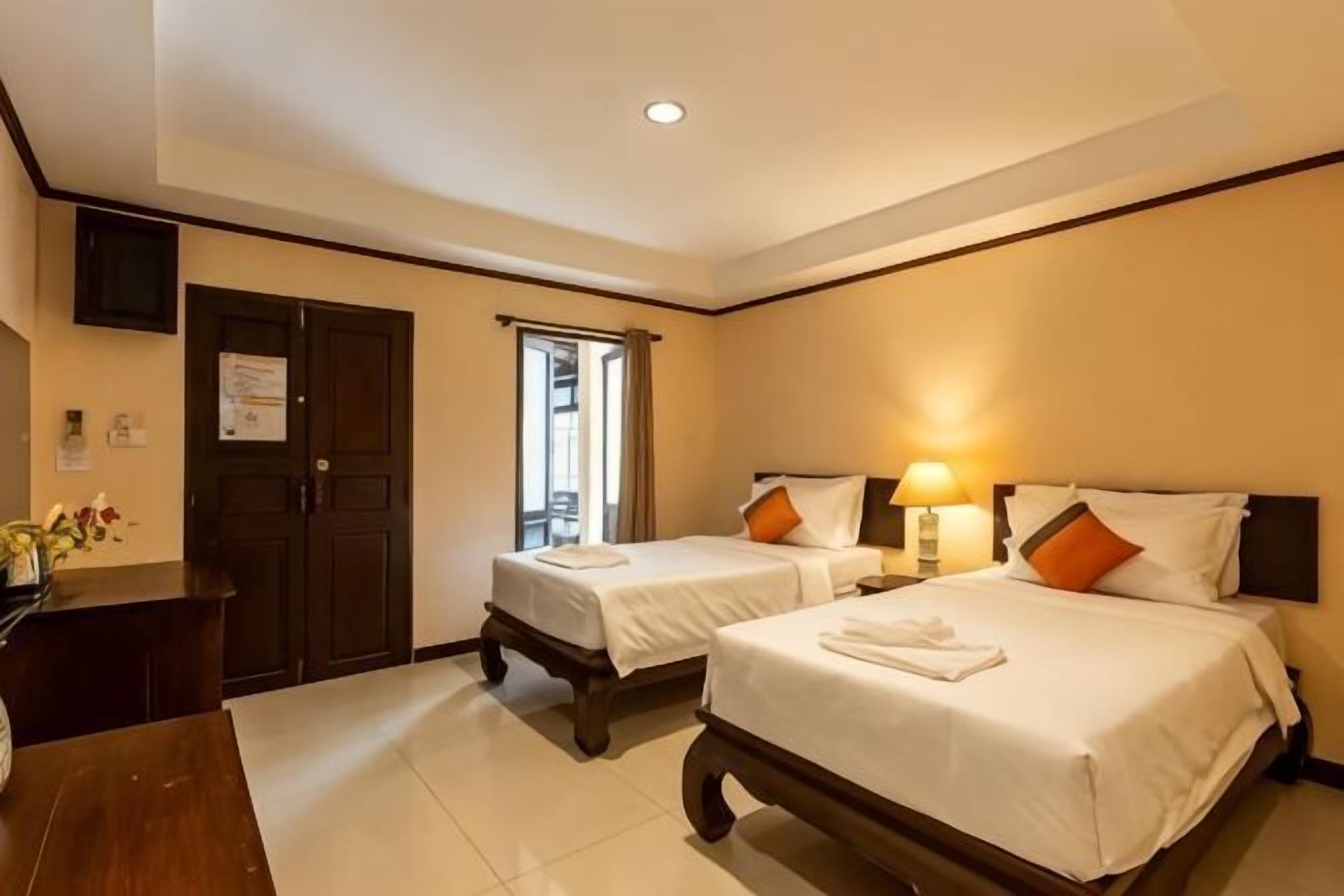 Desk, free WiFi, bed sheets