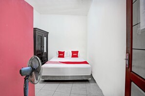 Standard Double Room | Ruang kerja komputer riba, Wi-fi percuma, cadar katil 