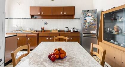Town House in perfect central location with all amenities nearby !