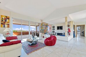 Living area - Maison Face à la mer Dans Environnement Calme (Albitreccia)