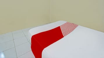 Deluxe Double Room | Desk, free WiFi, bed sheets