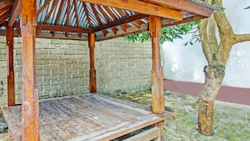 Deluxe Double Room | Desk, free WiFi, bed sheets