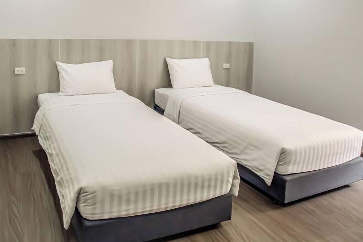 Free WiFi, bed sheets