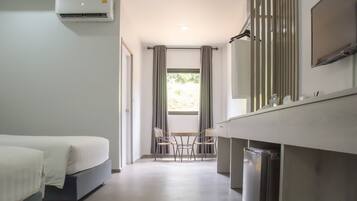 Deluxe Twin Room | Free WiFi, bed sheets