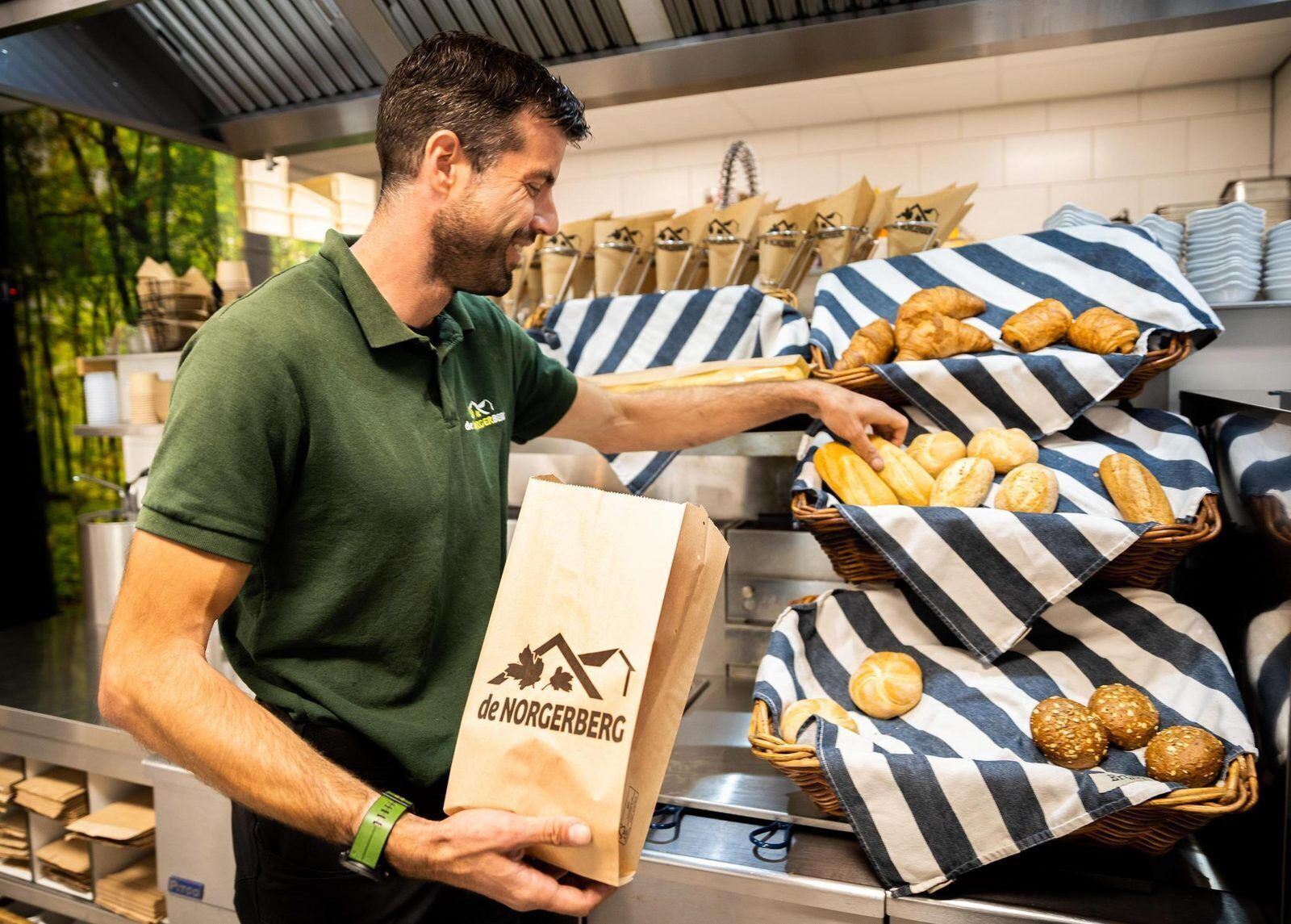 تناول الطعام