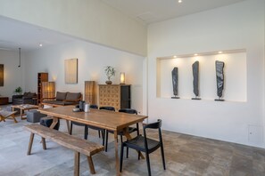 Villa – superior | Oppholdsområde | DVD-spiller