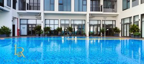 Pool - Modern 2BR Apt in Dist.7 Ho Chi Minh  with full new furniture (Thành phố Hồ Chí Minh)