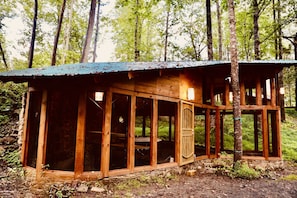 Exterior - P · Suite Pea at White Lotus Eco Spa Retreat (Stanardsville)