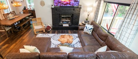 TV connectée, cheminée, jeux vidéo