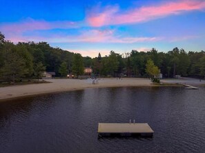 بالقرب من الشاطئ