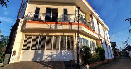 OYO Life 92707 D-akomiba Residence