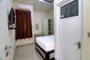 Standard Double Room - OYO Life 92707 D-akomiba Residence (Jambi)