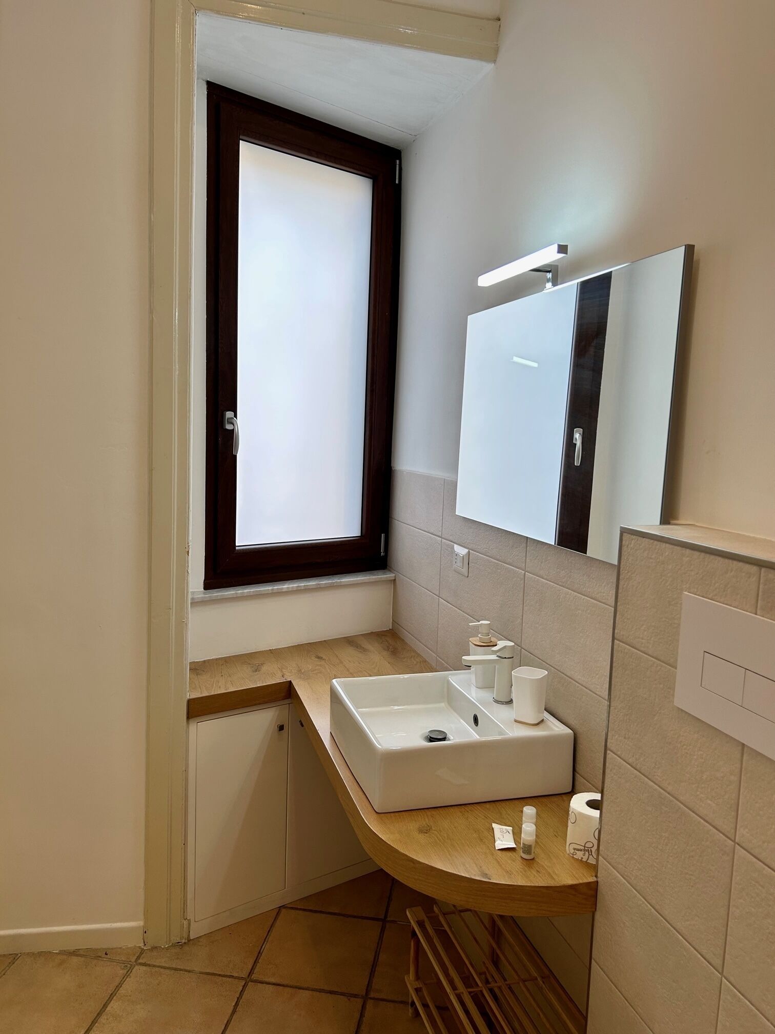Shower, free toiletries, hair dryer, bathrobes