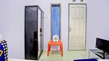 Standard Double Room | Laptop workspace, free WiFi, bed sheets