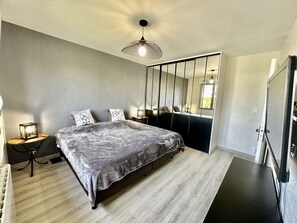 4 chambres, bureau, fer et planche à repasser, Wi-Fi