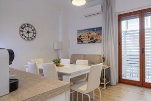 Comfort Apartment | Dining room