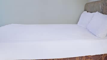 Standard Double Room | Free WiFi, bed sheets