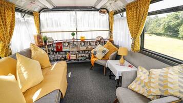 Cabaña (Bertram Bus) | Ropa de cama hipoalergénica y decoración personalizada