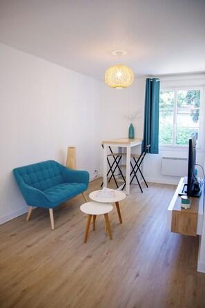 Deluxe Suite | Living area