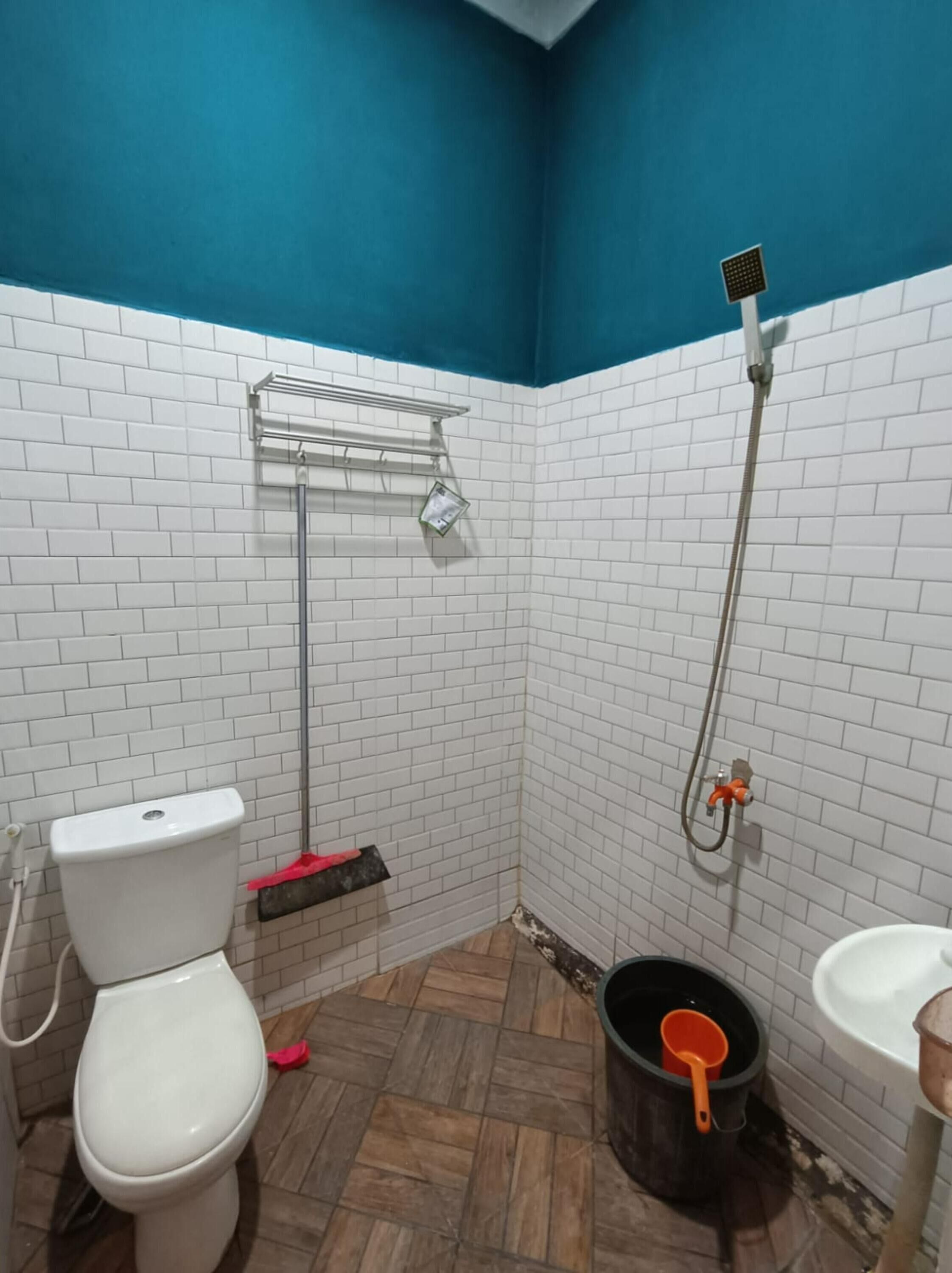 Standard Double Room | Bathroom | Shower, soap