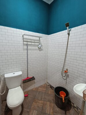 Standard-Doppelzimmer | Badezimmer | Dusche, Seife